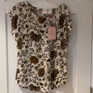 Rachel Ashwell floral top with crop sleeve
